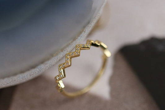 Gold Vermeil Zigzag Stacking Ring with a heartbeat-inspired design, minimalist curvy ring for women.