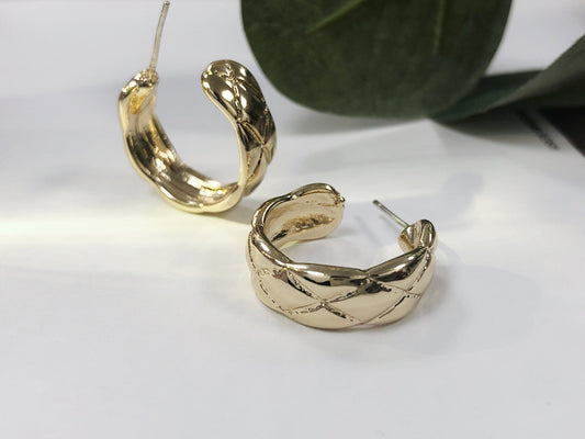 Gold Vintage Chunky Waffle Hoops / Statement Thick Hoop Earring, earring / Minimalist Gold Earring Gift For Her / Valentines Gift for Her